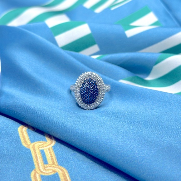 Beautiful Sterling Silver Ring 💍 With Blue And White Zirconia - Picture 3 of 6